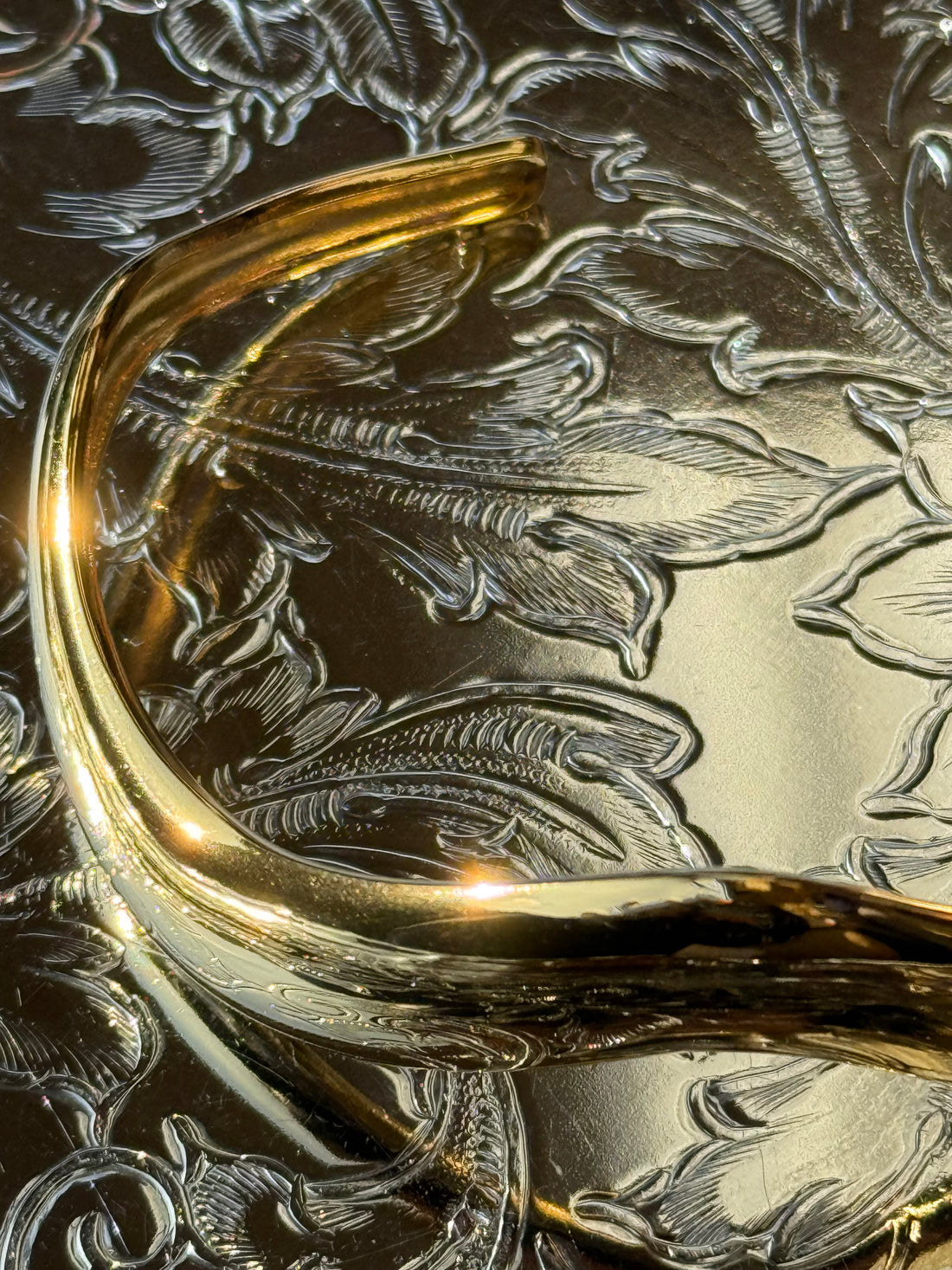 Roma Squiggle Cuff - Gold
