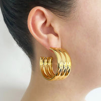 CHASE LARGE LINED HOOPS | GOLD